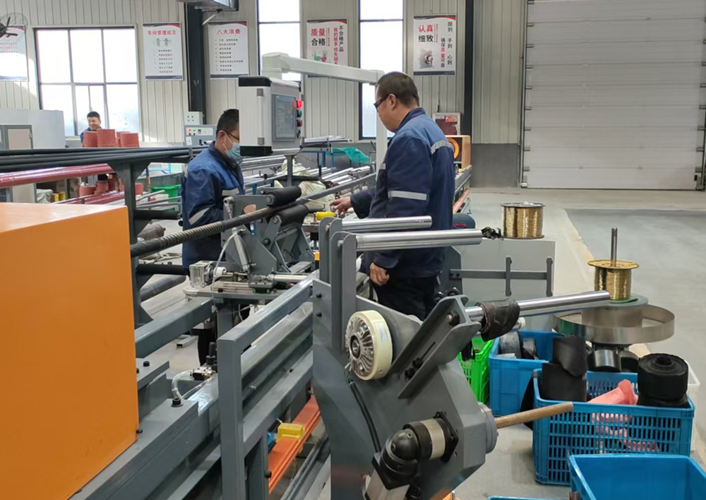 大管径胶管成型机